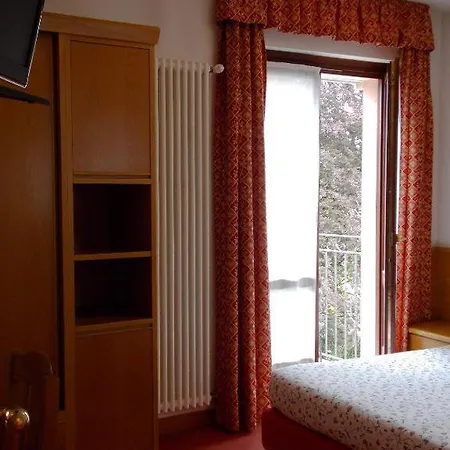Ultra - Alpino Restaurant Hotel 3*
